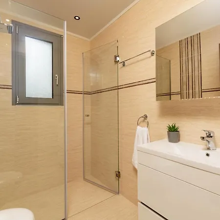 Tsatos Luxury Apartamento