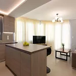 Tsatos Luxury Apartament *