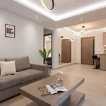 Tsatos Luxury Apartament Kremastí