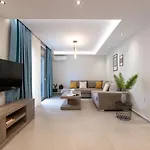 Tsatos Luxury Apartament *
