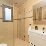 Tsatos Luxury Apartament
