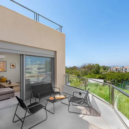 Tsatos Luxury Apartment *