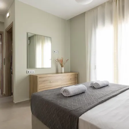 Tsatos Luxury Apartment Kremastí
