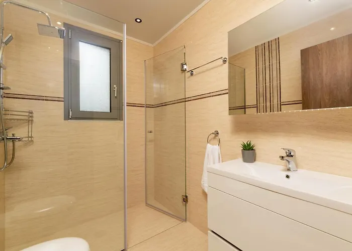 Tsatos Luxury Lägenhet