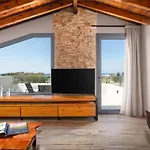 Tsatos Luxury Apartamento Kremastí