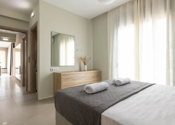 Tsatos Luxury شقة Kremastí